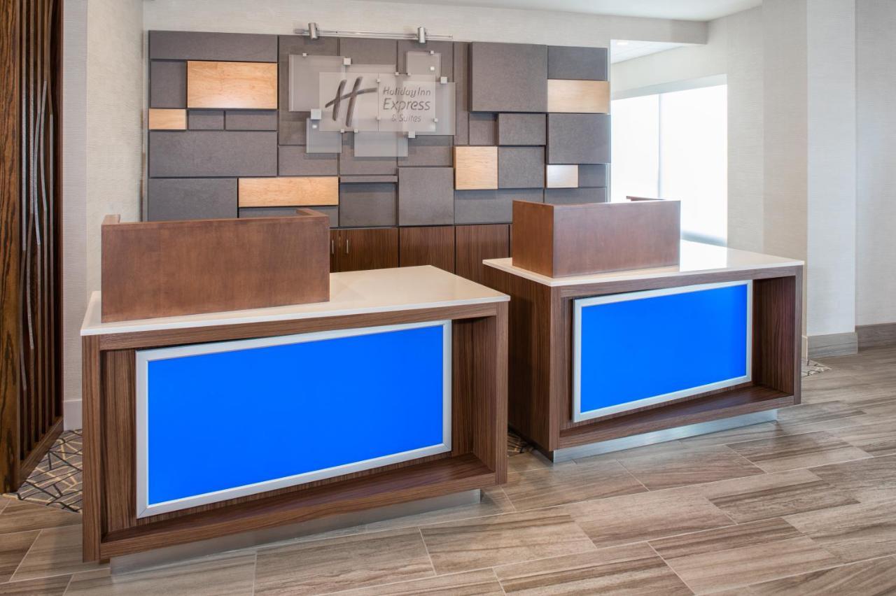 Holiday Inn Express East Peoria - Riverfront By Ihg Hotel
